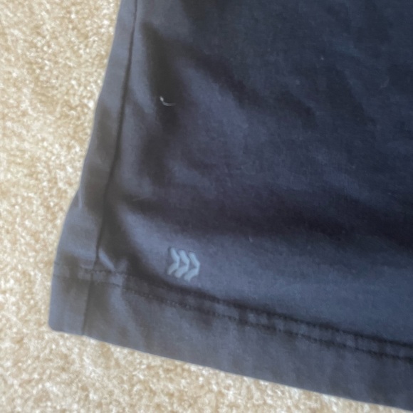 All in Motion cropped Workout tank. Black. Women size L - Picture 6 of 9